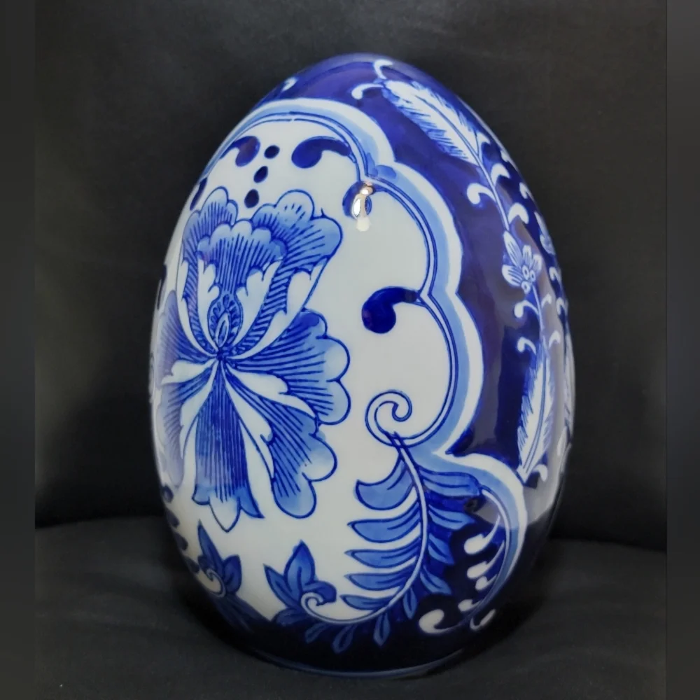 Cobalt Blue & White Chinoiserie Large 3D Egg Shape Ceramic Pottery ~ 8 inches H - Picture 8 of 17